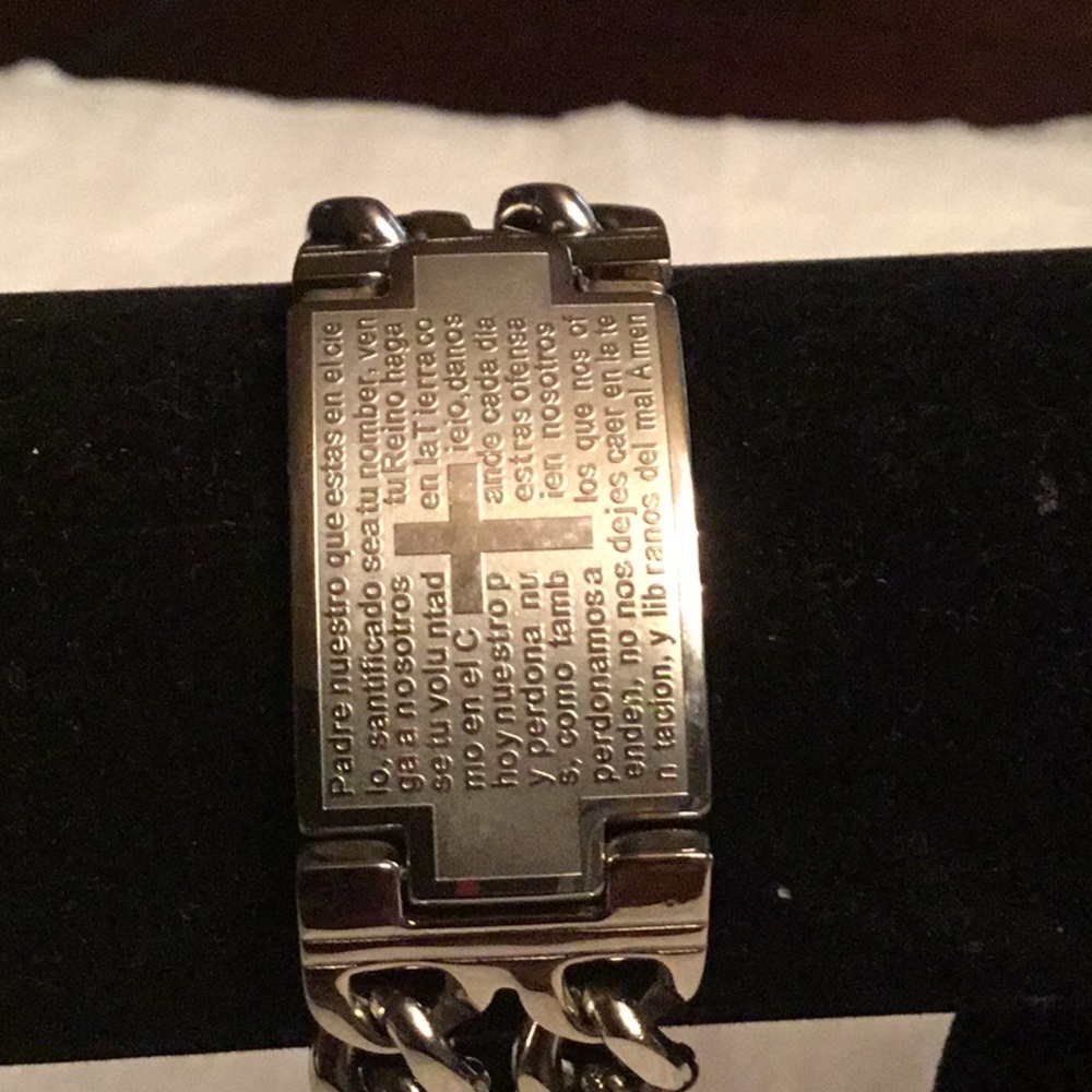 MENS SILVER BRACELETS WITH CROSSS